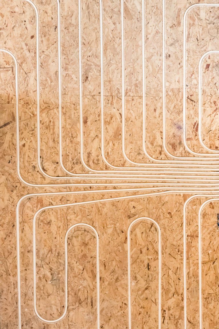 Fussbodenheizung im Trockenbau in OSB Platten Forrerbau AG