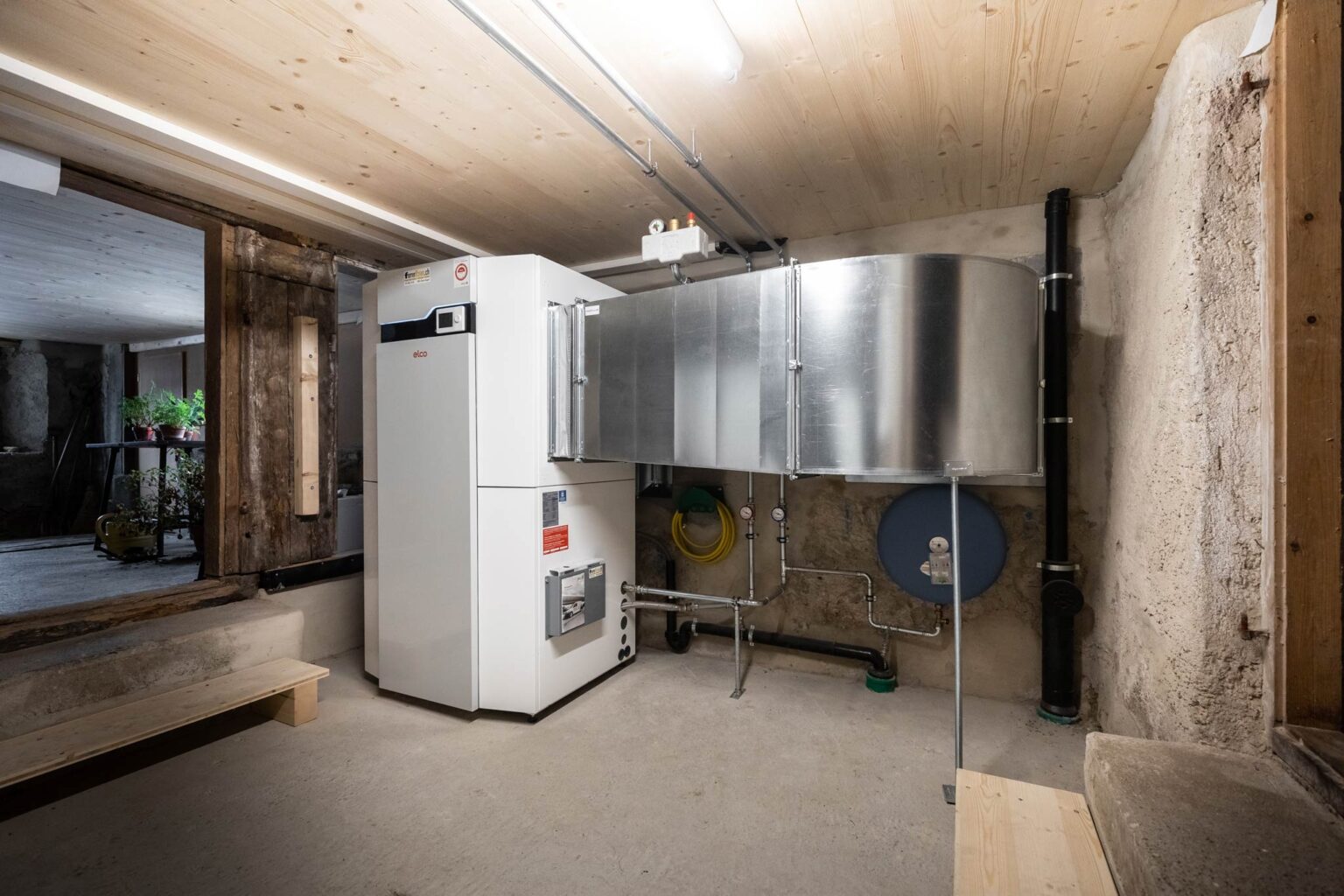 Wärmepumpe Innenaufstellung - Forrerbau AG